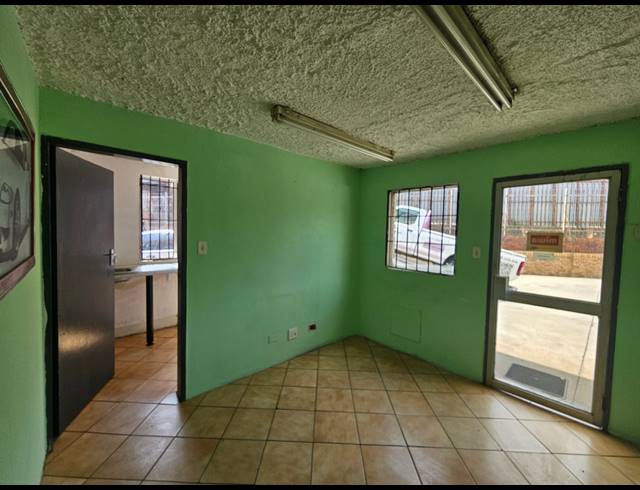 548M² WAREHOUSE TO LET IN MEADOWDALE